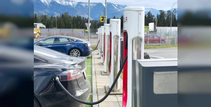 Elektrikli araçlara özel yollar dünyayı sarıyor