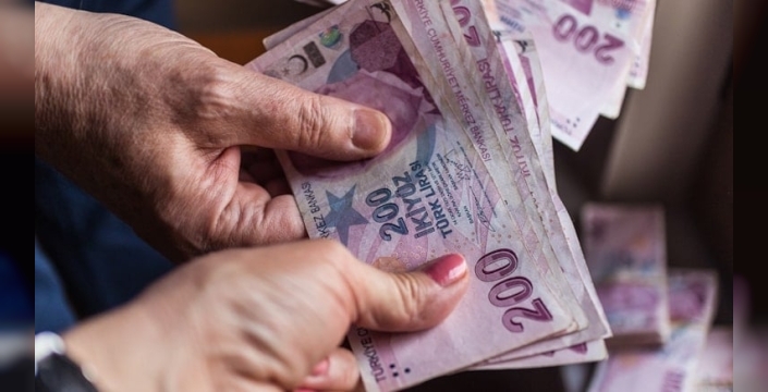 Emekliye kredi mi, zam mı? Uzman, 'borçlandırma' sistemini eleştirdi