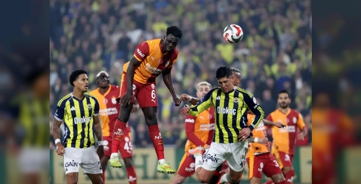 Fenerbahçe'de derbi şoku! Tedesco, Galatasaray karşılaşmasında 3 değişiklik yaptı