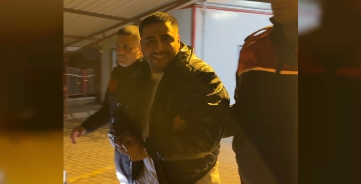 Firari hükümlü, mangal keyfi yaparken yakalandı