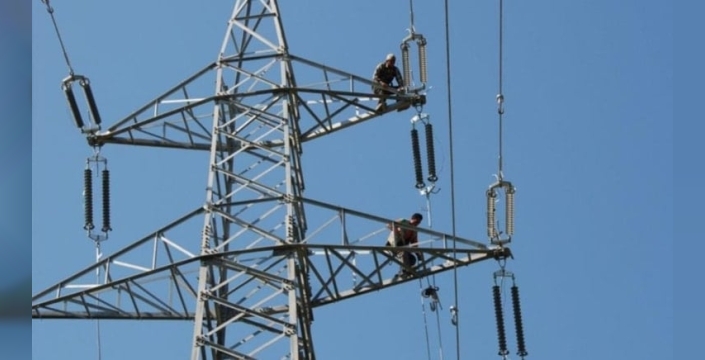 Fransa'da elektrik bir günlüğüne bedava oldu: Enerji fazlası fiyatları sıfırladı