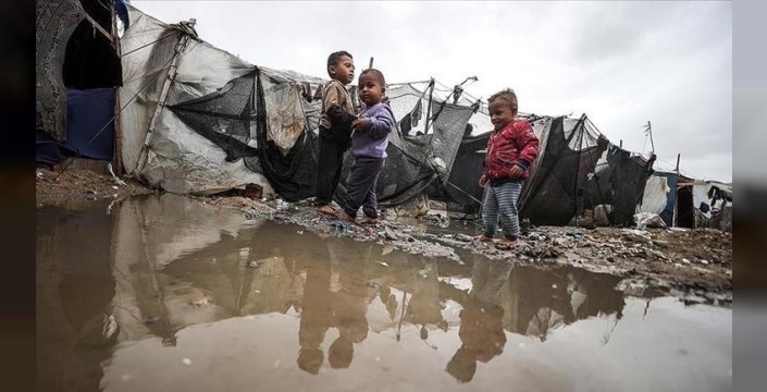 Gazze'de sağanak yağışlar can aldı, insani kriz derinleşiyor