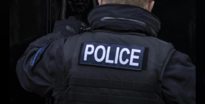 İngiltere'de tüyler ürperten vahşet: Anne, 4 yaşındaki oğlunu 11 yerinden bıçaklayarak öldürdü!