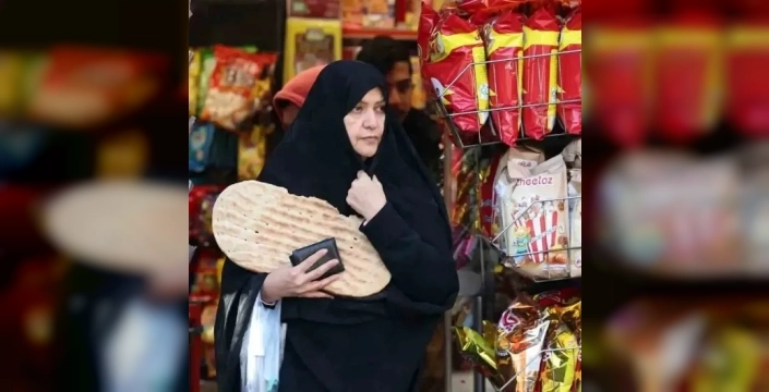 İran riyali tarihin en dibinde: Tahran sokakları protestoyla inliyor!