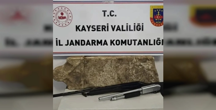 Kayseri'de tarihi eser operasyonu: Roma dönemine ait mezar steli ele geçirildi
