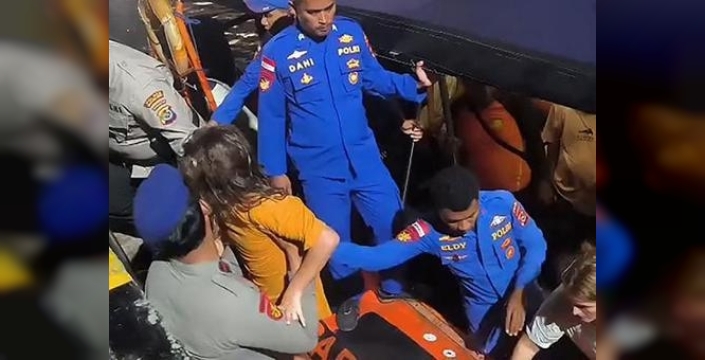 Komodo'da tur teknesi battı: 4 kişi denizde kayıp, arama kurtarma seferber oldu