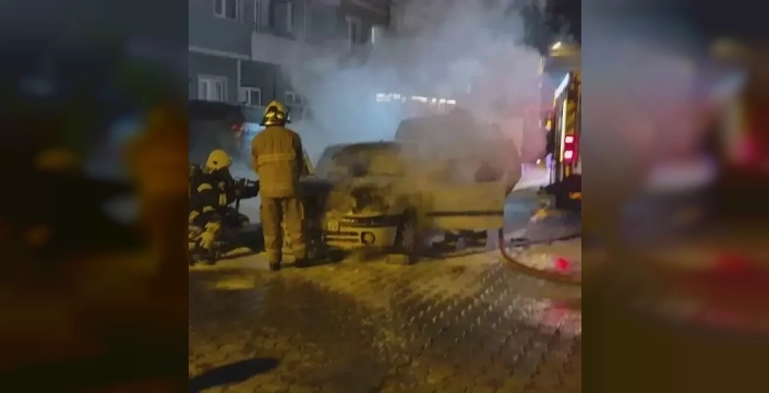 Kontağı çevirdi, hayatının şokunu yaşadı: Otomobil alevlere teslim oldu!