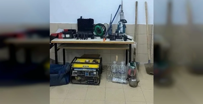 Konya'da tarihi eser avcılarına suçüstü: 8 kişi kaçak kazı yaparken yakalandı