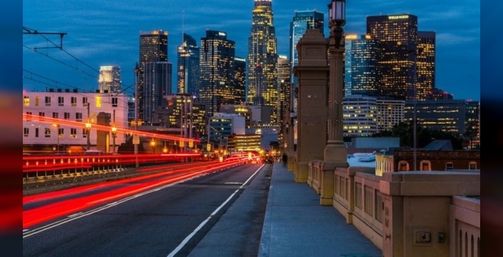 Los Angeles'ta doğal gaz patlaması: Bölge sakinleri uyarıldı, otoban trafiğe kapatıldı