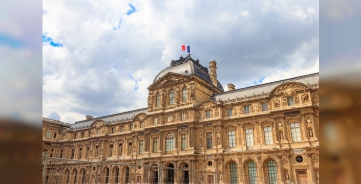 Louvre'da 'Yüzyılın Soygunu' Sonrası Şok: Grev ve Yıkım!