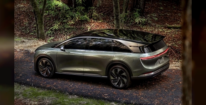 Lucid Motors'un eski baş mühendisi, işten çıkarılma ve ayrımcılık iddiasıyla şirkete dava açtı
