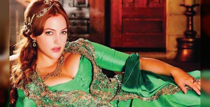 Meryem Uzerli, Hürrem Sultan rolünü nasıl aldığını anlattı: 'Ata binme sahnesi tam bir felaketti