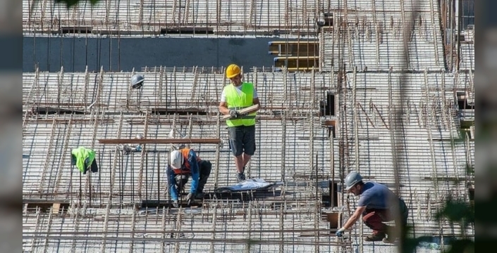 Mesleki yeterlilik belgesi olmayanlar için 12 ay süre: 66 meslekte çalışma yasağı geliyor
