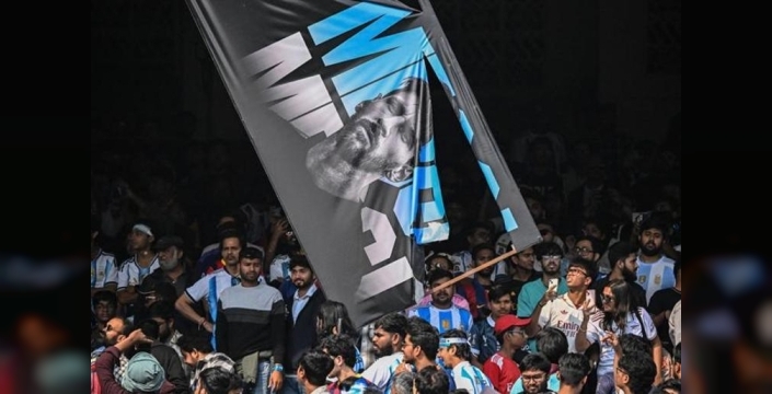 Messi hayranları isyan etti: Yüksek bilet ücretlerine rağmen yıldızı göremediler, stadda kaos çıktı