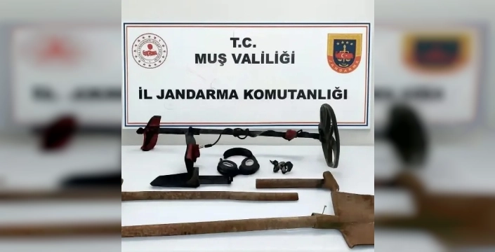 Muş'ta SİT alanında nefes kesen operasyon: Kaçak kazı yapan 3 kişi suçüstü yakalandı!