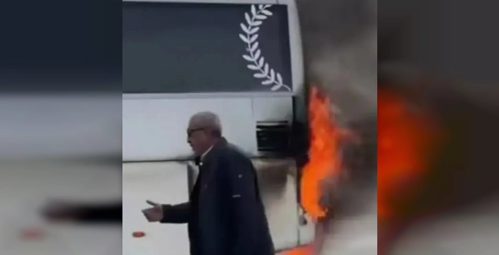 Otoyolda seyir halindeki otobüs alev aldı: Yolcular son anda kurtarıldı