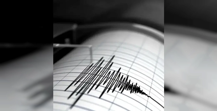 Pakistan'da 5,2 büyüklüğünde deprem paniği