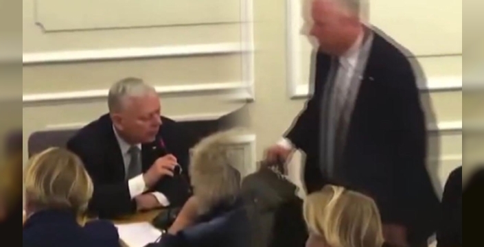 Polonyalı milletvekili komisyonu 'gerizekalılar' diyerek terk etti