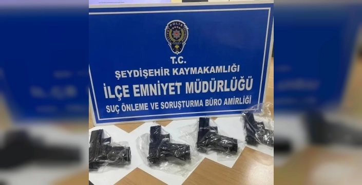 Seydişehir'de polisin şüphelendiği araçtan 4 ruhsatsız tabanca çıktı, şüpheli yakalandı