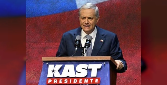 Şili'de aşırı sağcı Kast, ezici zaferle yeni lider oldu