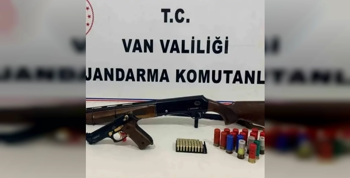 Van'da jandarma operasyonu: Ruhsatsız silahlar ele geçirildi, şüpheliye para cezası