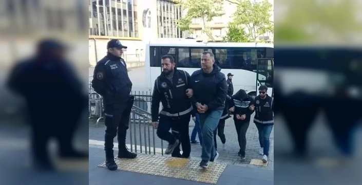 Zonguldak'ta kaçak silah operasyonu: 3 zanlı tutuklandı, çok sayıda silah ele geçirildi!