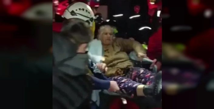 Adana'da sağanak felaketi: Evler göle döndü, yaşlılar mahsur kaldı