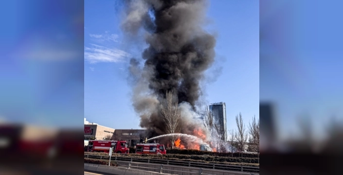 Ankara'da büyük yangın: 6 tır alev alev yandı