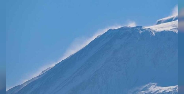 Antarktika'nın gizemli yanardağı Erebus, her gün altın saçıyor