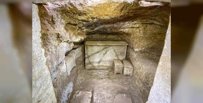 Antik Roma surlarının dışındaki 2.400 yıllık mezarlar keşfedildi