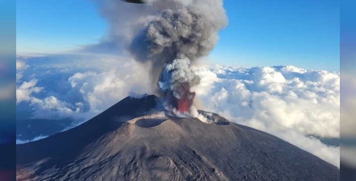 Aso Yanardağı'nda kaybolan helikopter kraterde bulundu, arama kurtarma sürüyor!
