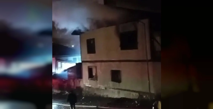 Beypazarı'nda dehşet: Ahşap evler alev alev yandı, 6 ev küle döndü!