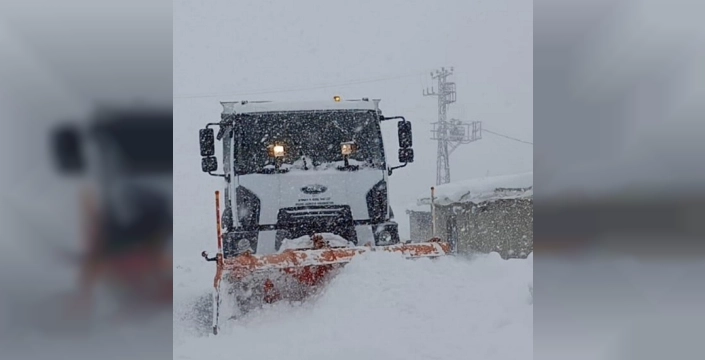 Bingöl ve çevresinde kar yağışı nedeniyle ulaşım durma noktasına geldi