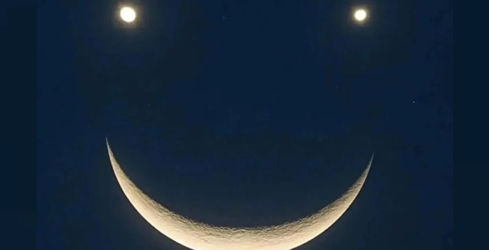 Bu gece gökyüzünde nadir bir olay: Ay, Satürn ve Neptün gülüyor