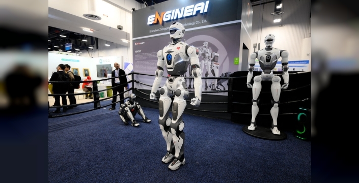 CES'te karşılaştığım en tuhaf robotlar: masa tenisi oynayan, boks yapan ve dans edenler
