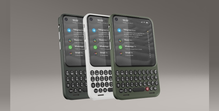 Clicks, BlackBerry benzeri akıllı telefon ve yeni klavyesini tanıttı