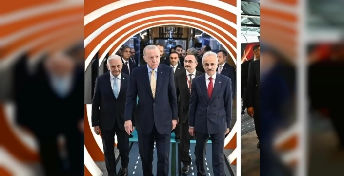 Cumhurbaşkanı Erdoğan ve Bakan Uraloğlu'ndan 30 bin kilometrelik bölünmüş yol sergisine anlamlı ziyaret