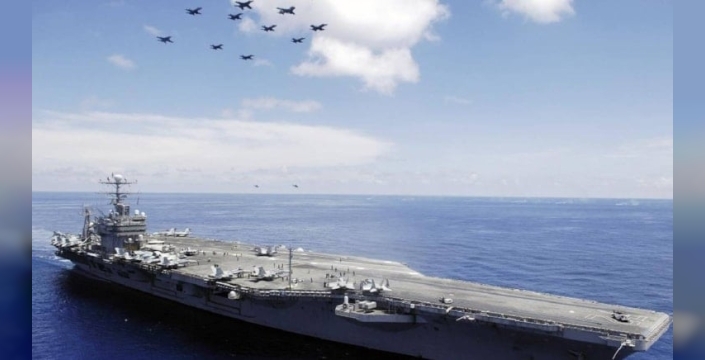 Devasa uçak gemisi, 20 yıl yakıt almadan okyanusta seyrediyor