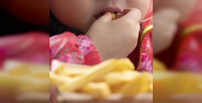 Dünya alarmda: 188 milyon çocuk obeziteyle savaşıyor, yetersiz beslenmeyi geride bıraktı!
