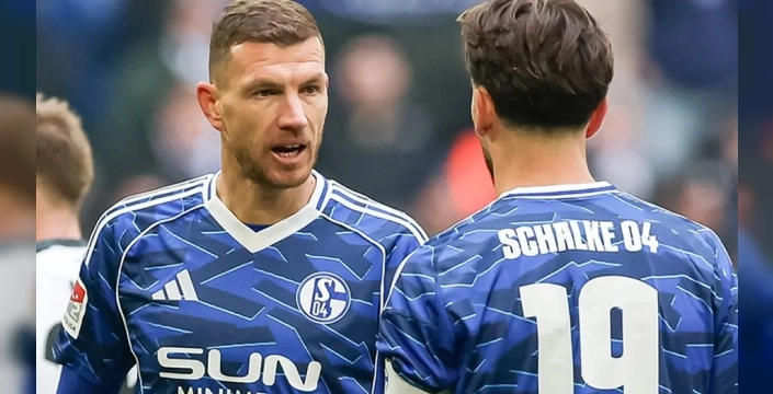 Dzeko ve Kenan Karaman, Schalke'ye beraberliği getirdi: Nefes kesen geri dönüş!