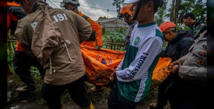 Endonezya'da toprak kayması faciası: Can kaybı 16'ya yükseldi, 80 kişi aranıyor