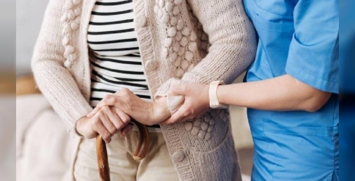 Evde bakım şartları değişti: Yardım ödemeleri faiziyle geri alınacak