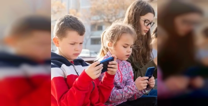 Fransa'da 15 yaş altına sosyal medya yasağı: Meclis onayladı, okullarda telefon kullanımı kısıtlanıyor