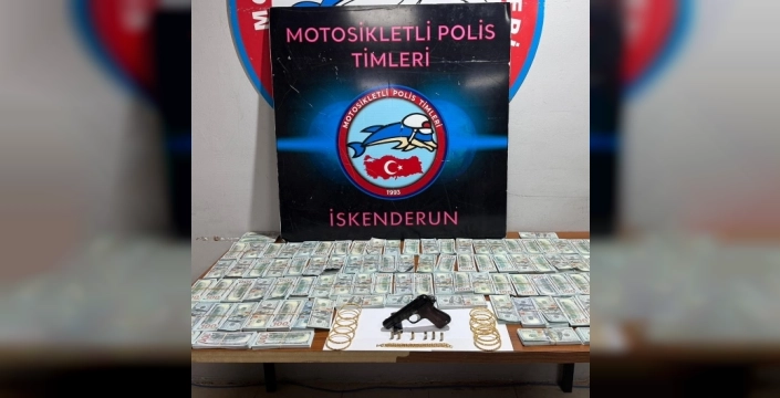 Hatay'da şok operasyon: Milyonlarca sahte dolar ele geçirildi, 3 kişi tutuklandı!