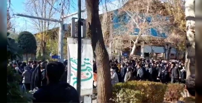 İran'da hayat pahalılığı protestoları kanlı çatışmalara dönüştü: Ölü sayısı artıyor