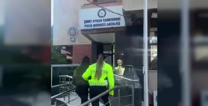 İzmir'de emniyet şeridini ihlal eden sürücüye 23 bin lira ceza