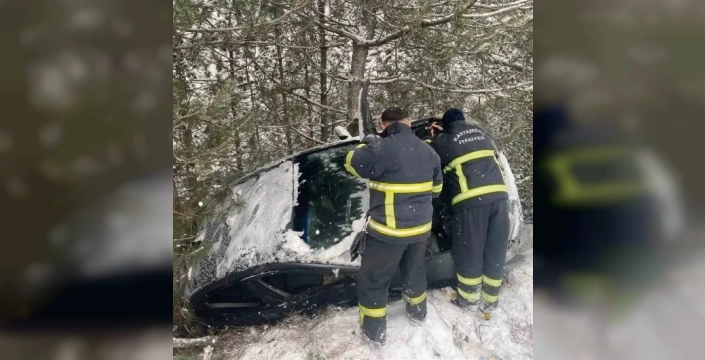Kastamonu'da şarampole yuvarlandı: İki yolcu yaralandı