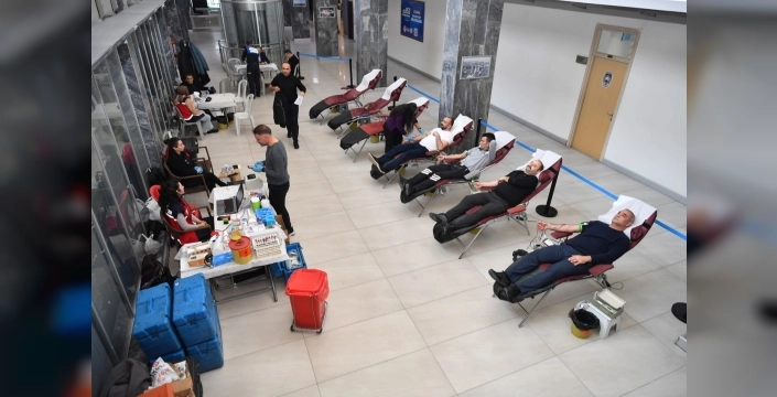 Kayseri'de kan stoklarını artırmak için büyük iş birliği: Belediye ve üniversite el ele