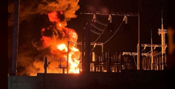 Kritik hava saldırısı sonrası dev şehir karanlığa gömüldü