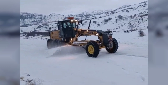 Malatya'da kar yağışıyla mücadele sürüyor